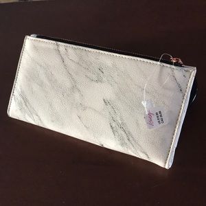 ✨NWT✨Clutch WaIlet by Icing - Marble & Rose Gold